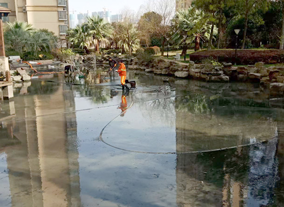 昌江景观池淤泥清理