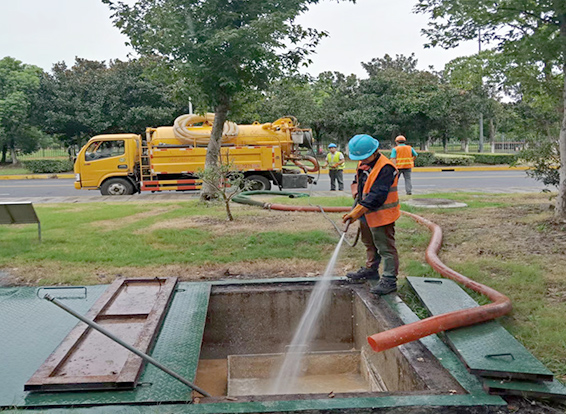 昌江化油池清理